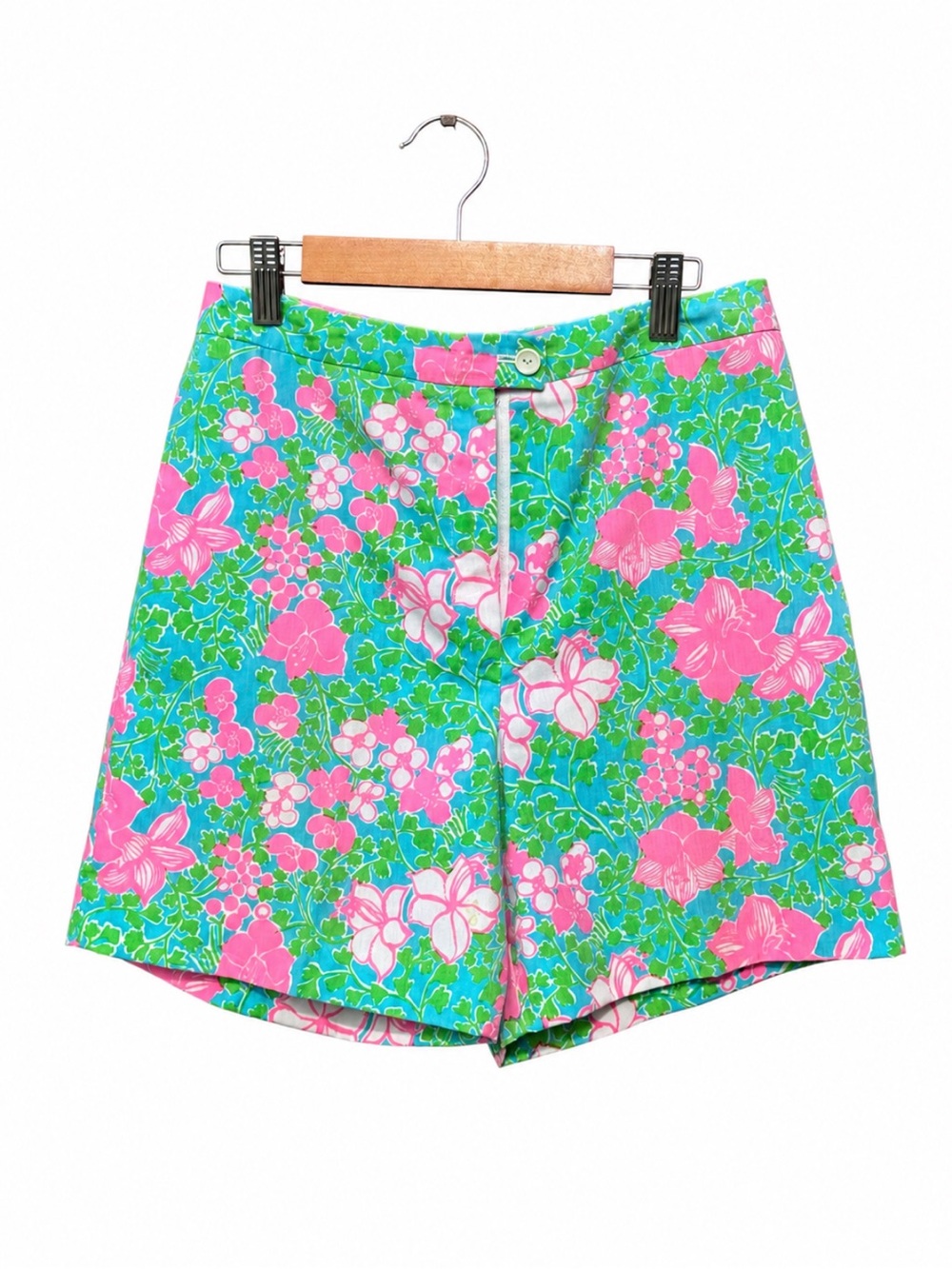 The Lilly Pulitzer Vintage Shorts retro 70s or 80s longer style preppy